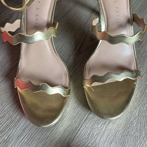 Kelly & Katie Lurton size 7 1/2 M - Picture 9 of 16